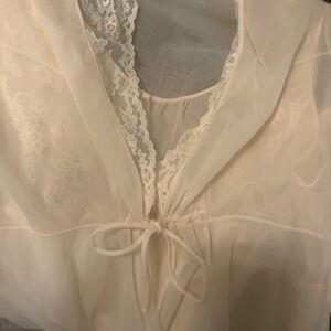 Vintage twin set babydoll waist Cottagecore Chantilli   Peignoir Sheer overlay